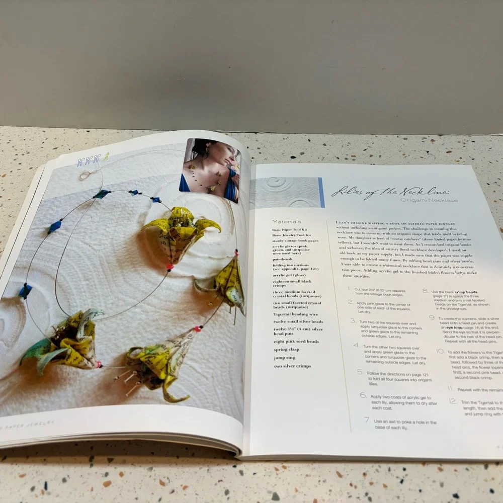 Altered Paper Jewelry by Jenn Mason – Craft‎ Book